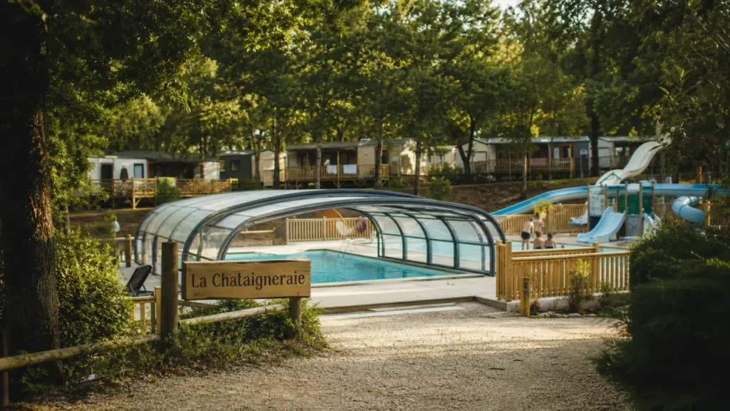 Camping la chataigneraie dordogne : piscine couverte chauffée