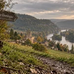 Chemin à Monceaux sur Dordogne vers la vallée de la Dordogne